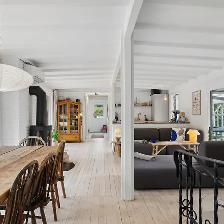 Seaside Atmosphere 100 Meters From The Sea